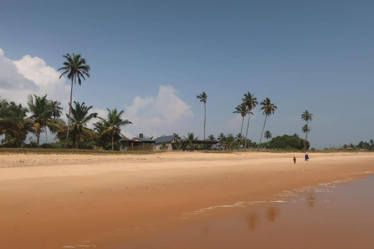 Afro Beach Eco Resort Butre Bagian luar foto