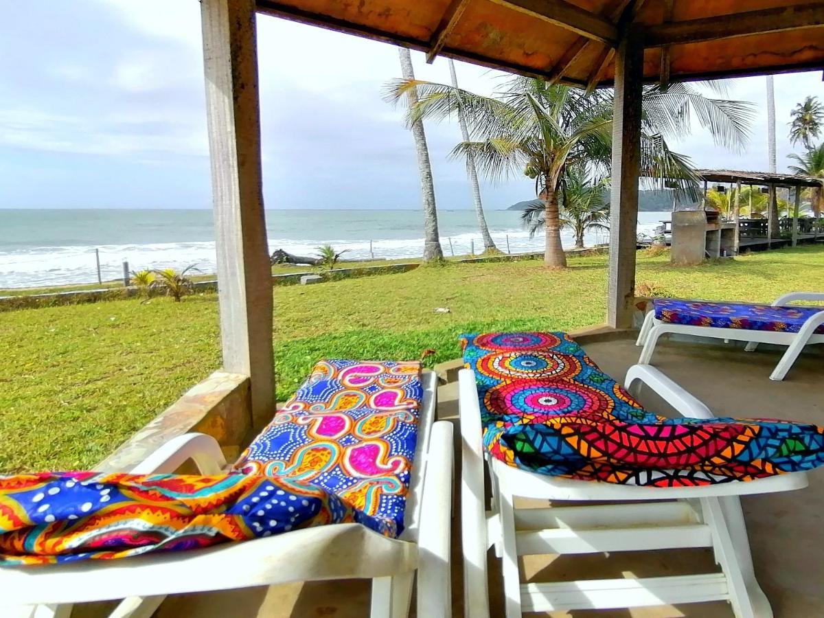 Afro Beach Eco Resort Butre Bagian luar foto