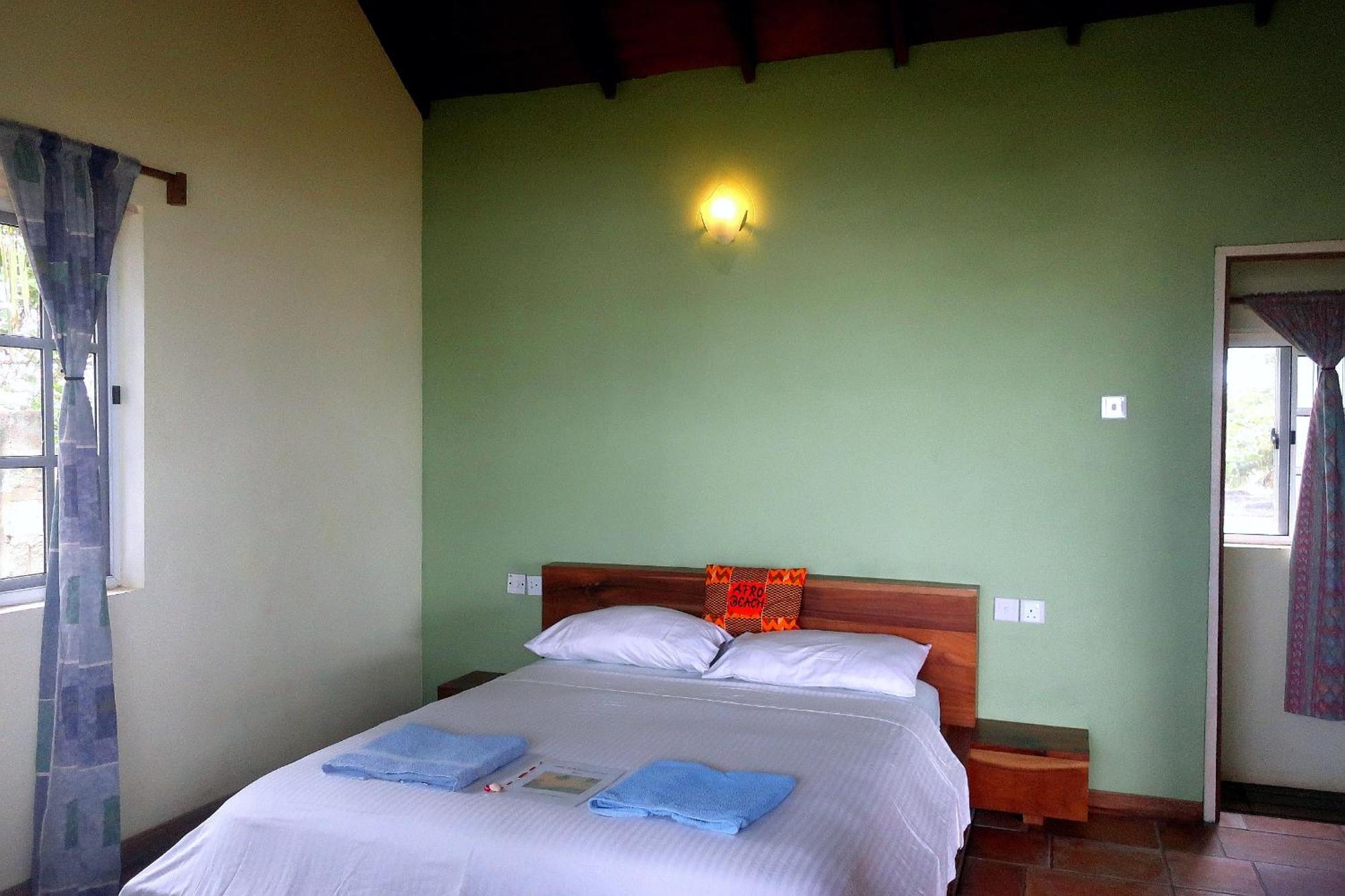 Afro Beach Eco Resort Butre Ruang foto